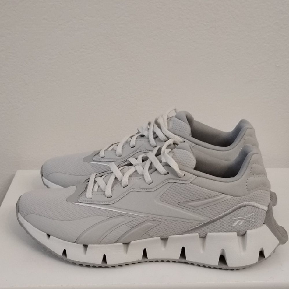 WOMEN'S 💥NIB💥Reebok zig Dynamic 4 Sneakers Light Gray Running Shoes